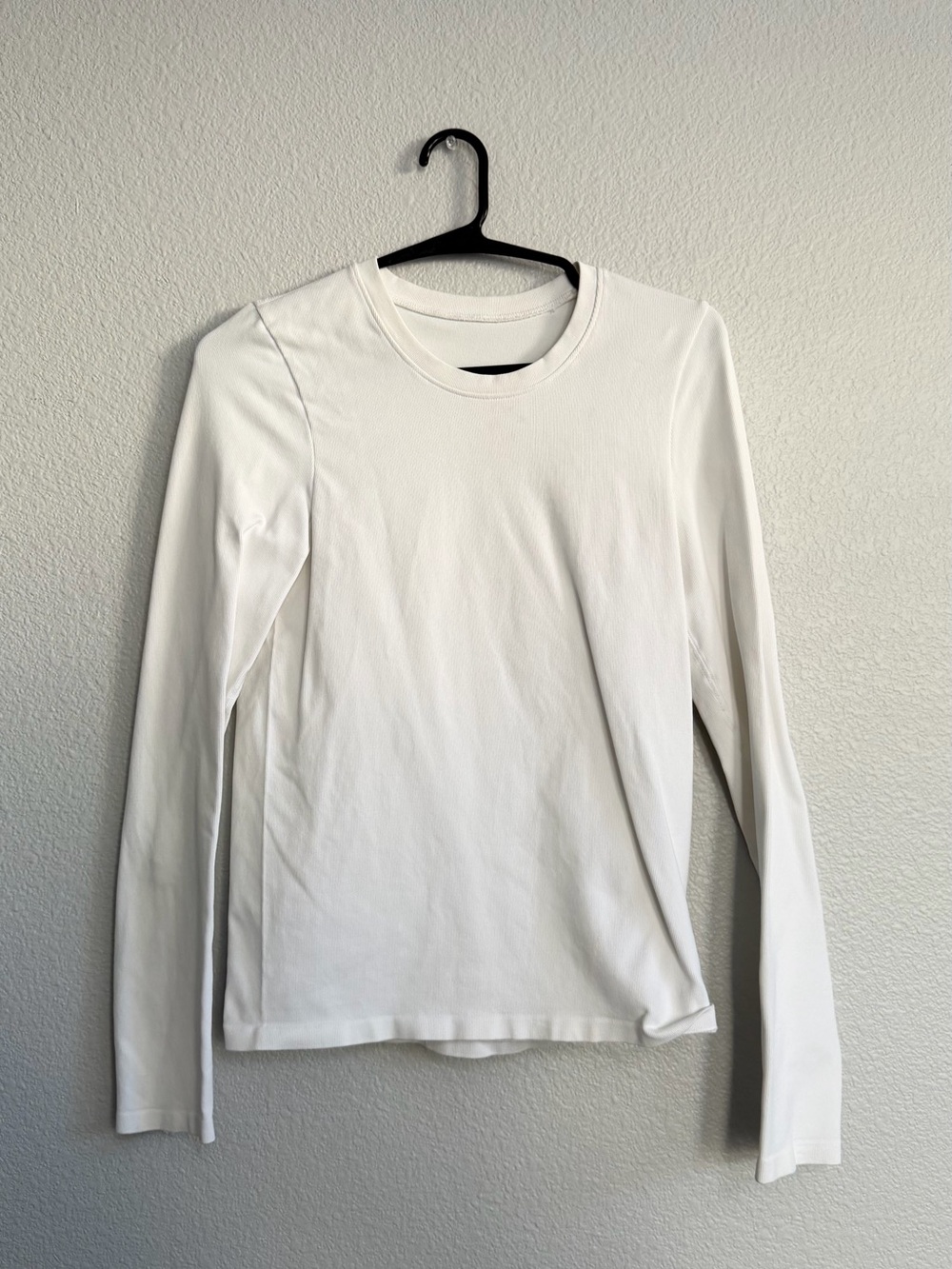 White Long-Sleeve Crewneck Top - Classic Women's Tee